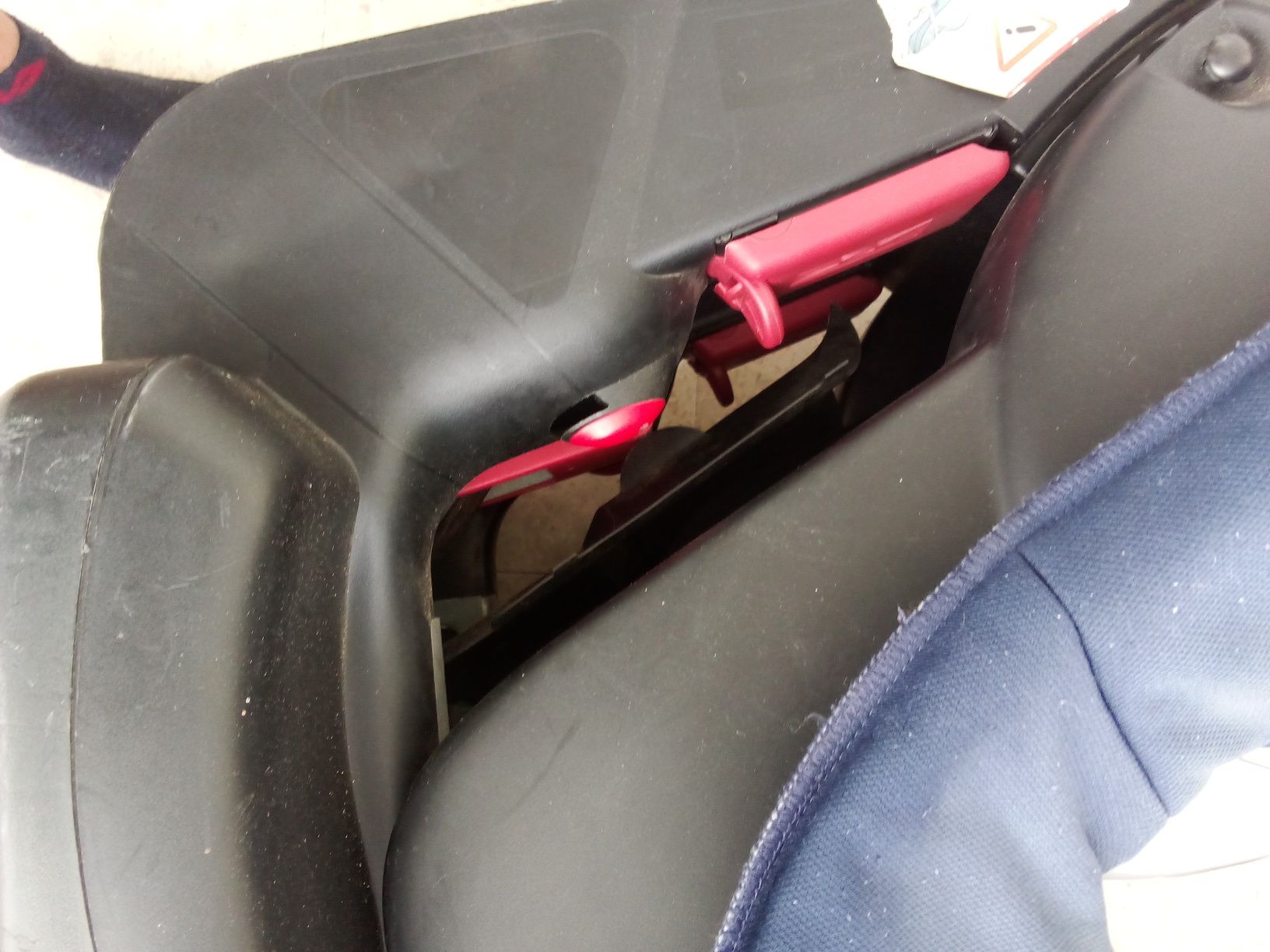 Vendo cadeira auto para bebê em bom estado até 24 meses
