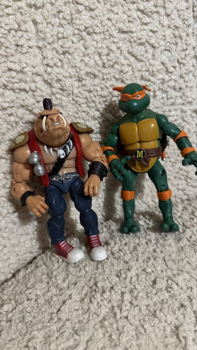 Набір фігурок TMNT Мікеланджело проти Бібопа