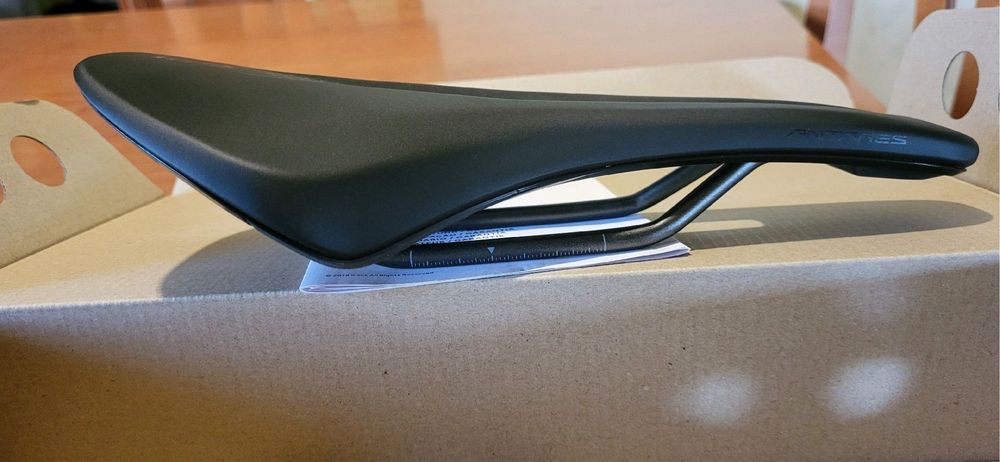 Siodełko Fizik Vento Antares R3 140mm – jak nowe!