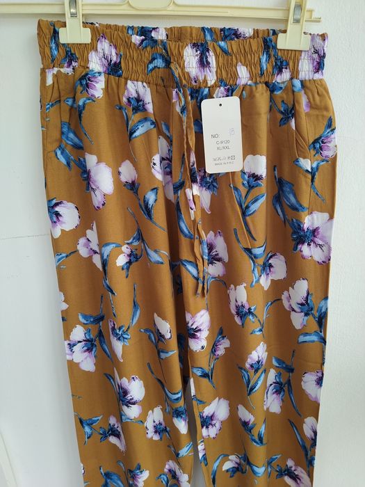 Calças floridas elegantes e alegres - Tamanho XL/XXL - Novas!