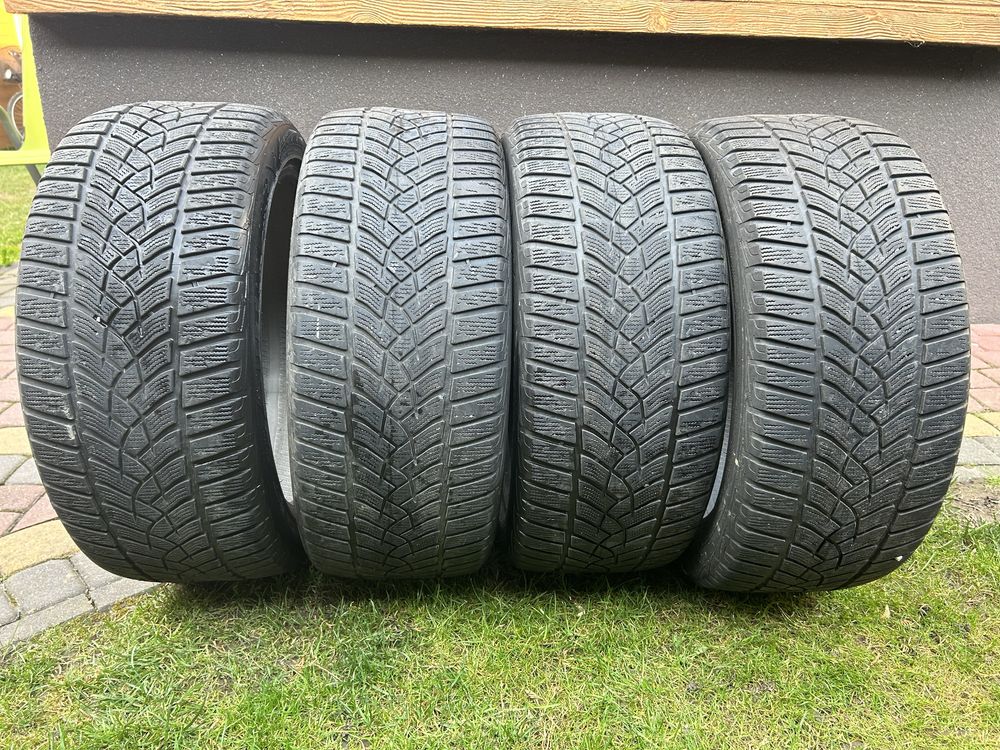 Opony zimowe Good Year Ultragrip 235/45/18 5-6mm 17r
