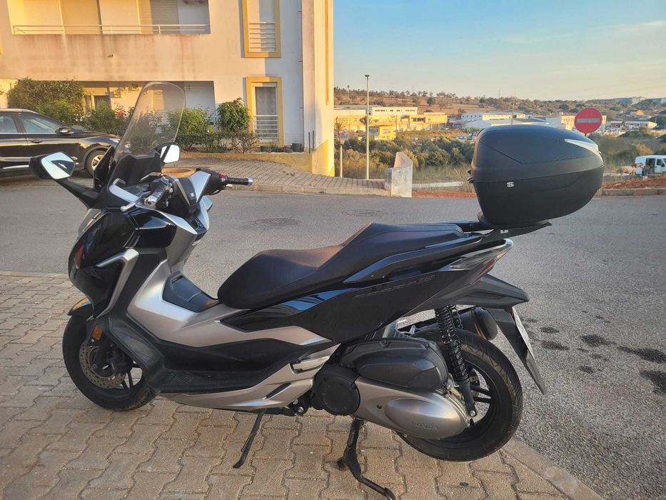 Honda Forza 300 com 25 mil km