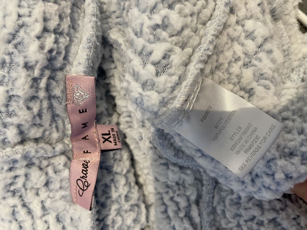 Crave FAME polarowa bluza z kapturem