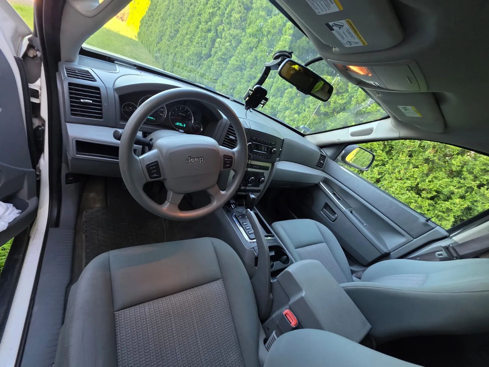 Jeep Grand Cherokee Jeep Grand Cherokee Biały Godny Polecenia