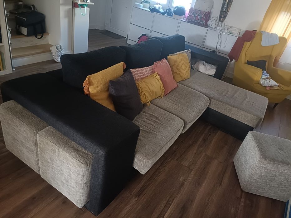 Sofá com chaise com arrumação