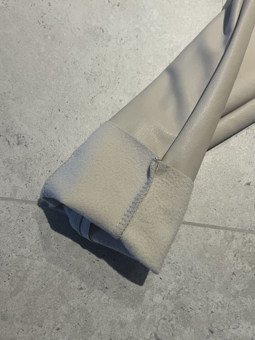 Legginsy eko skóra beż New Yorker