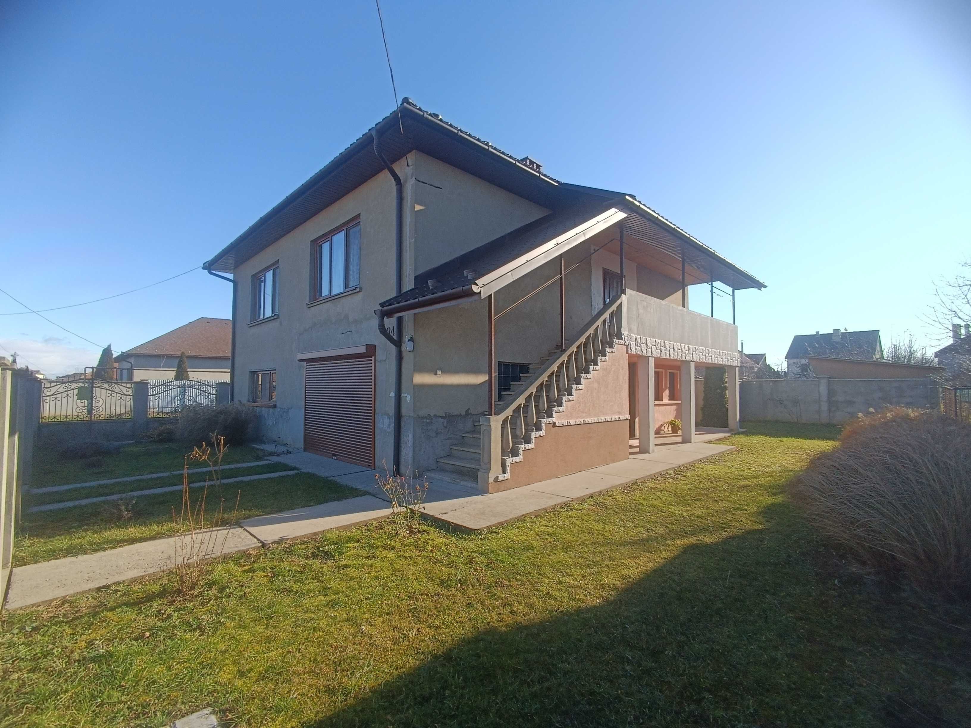 ПРОДАЖ великого (195 кв.м., 6 кімнат) будинку з євроремонтом, 9 соток!