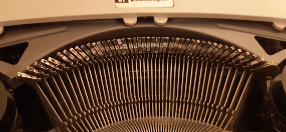 Maszyna do pisania Underwood czcionka niemiecka DE