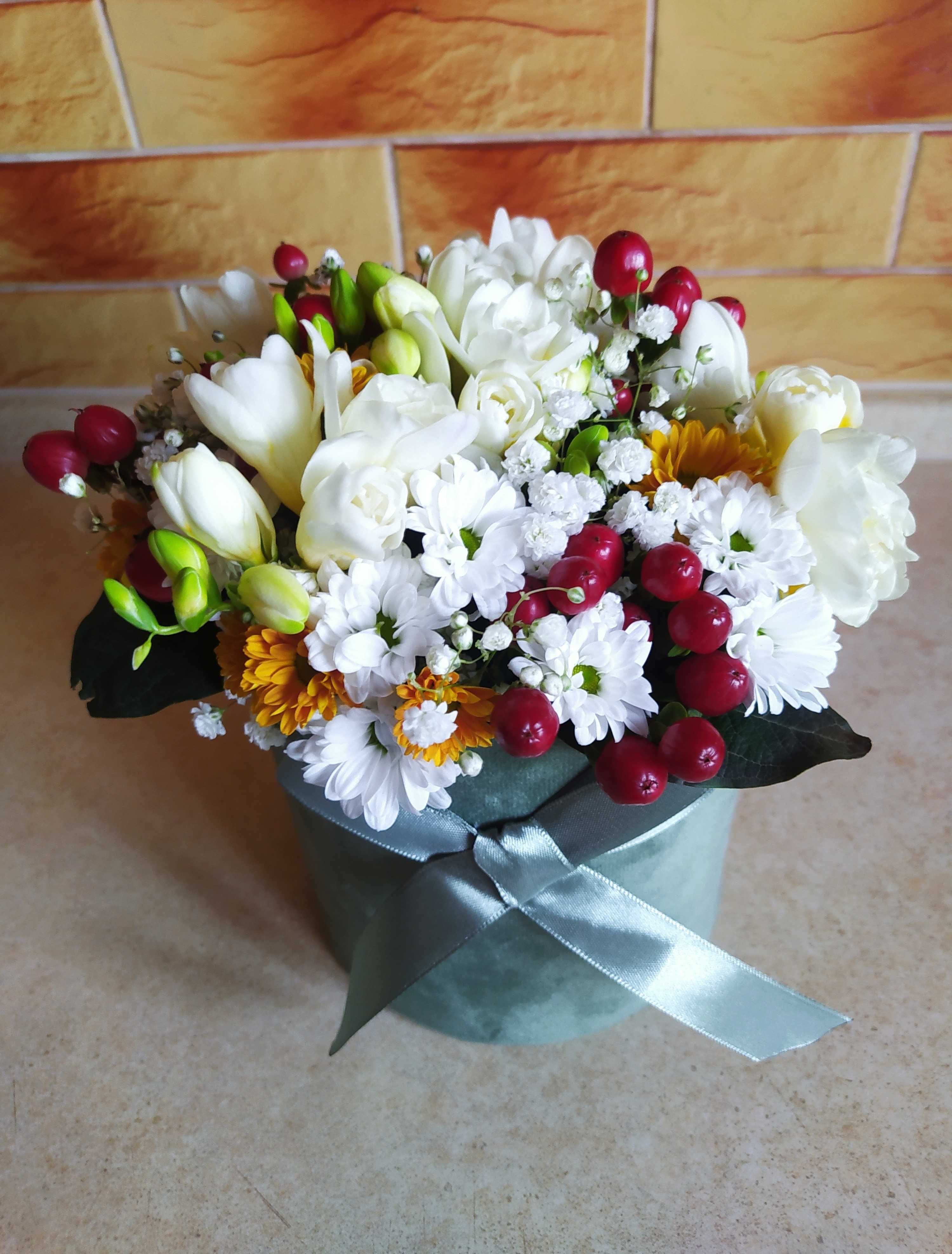 Flower box ze świeżych kwiatów