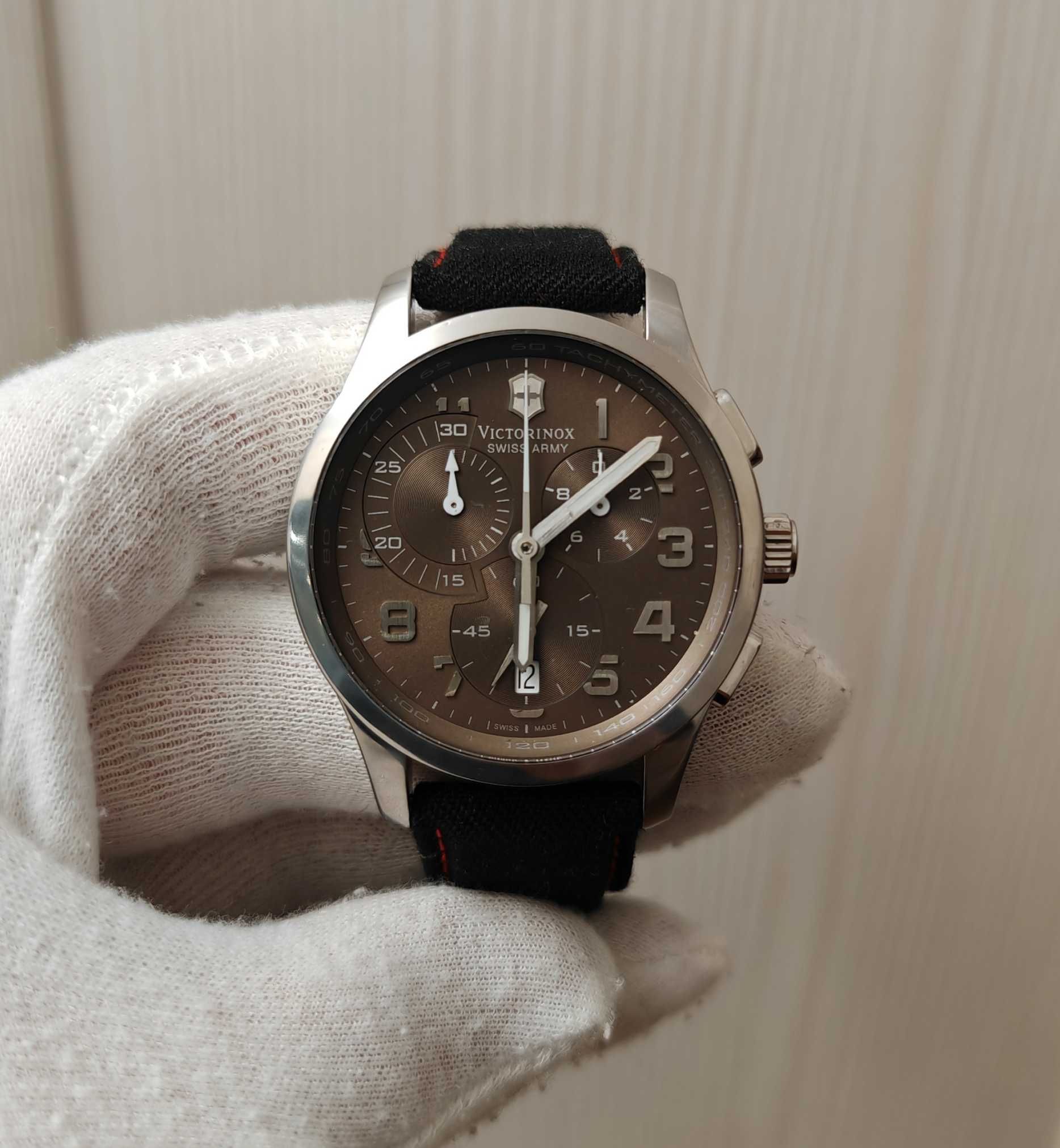 Чоловічий годинник Victorinox Alliance V241297 Chronograph Swiss Army