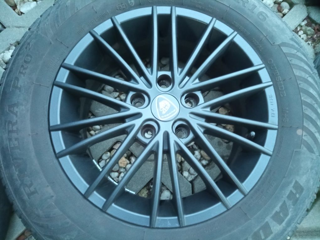 Dacia Duster felgi z oponami 215/65/16 Aluett