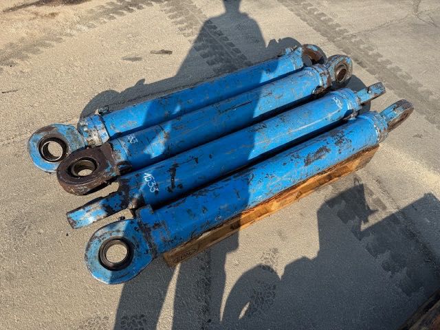 FUCHS 331 siłowniki hydrauliczne komplet