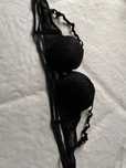 Czarny stanik 70B H&M
