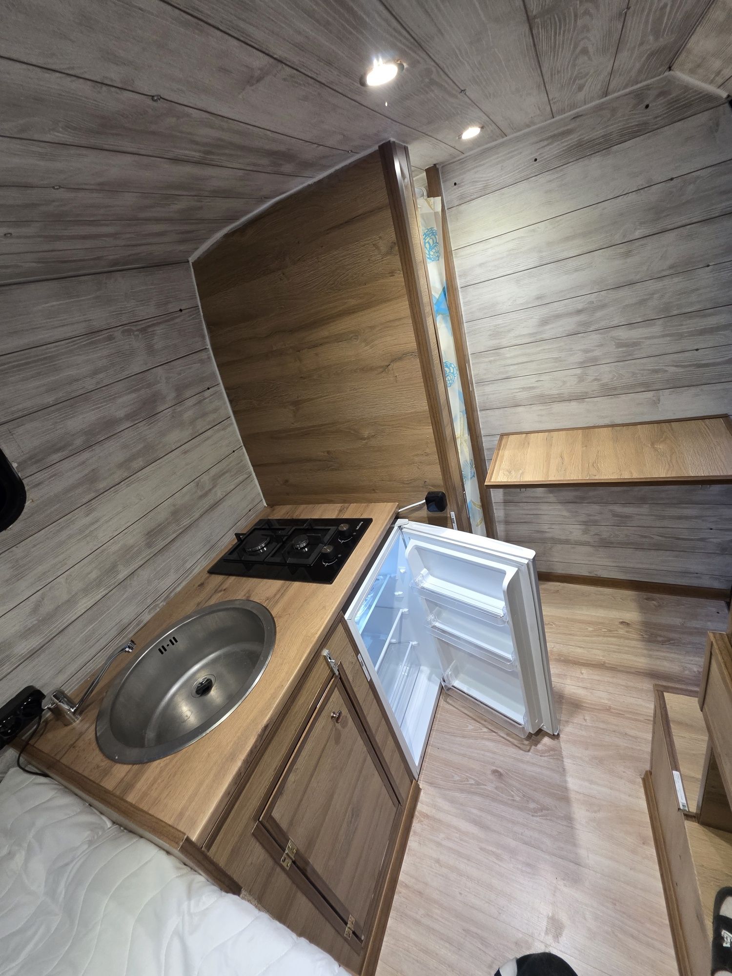 Kamper Całoroczny Renault Master WC prysznic ogrzewanie solar tv
