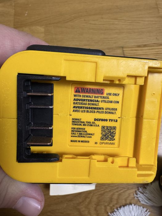 Акумуляторний ударний імпакт шуруповерт dewalt dcf809