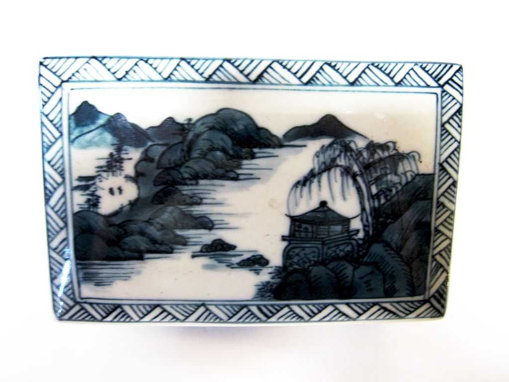 linda caixa em porcelana chinesa pintada à mão - marcada