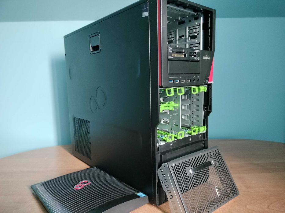 Fujitsu Celsius M740 Stacja robocza Intel Xeon LGA2011-3