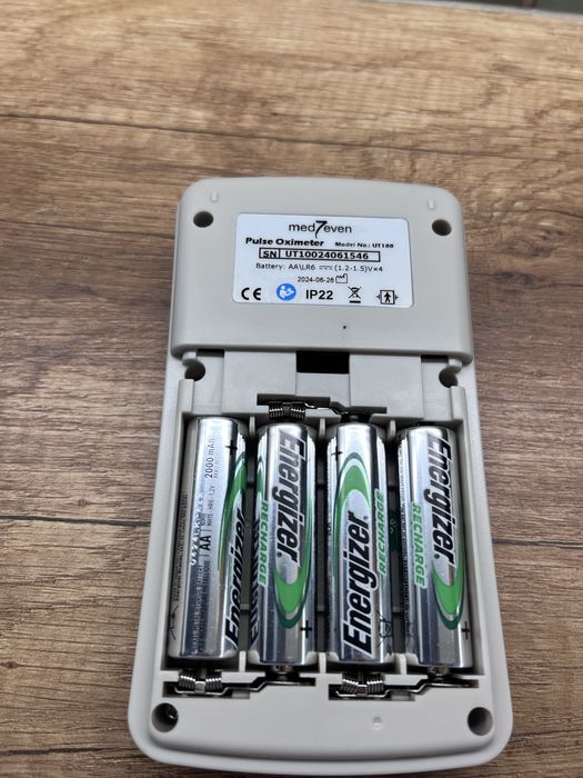Pulsoksymetr Med7even UT100 sprawny gwarancja do 2026 plus czujniki