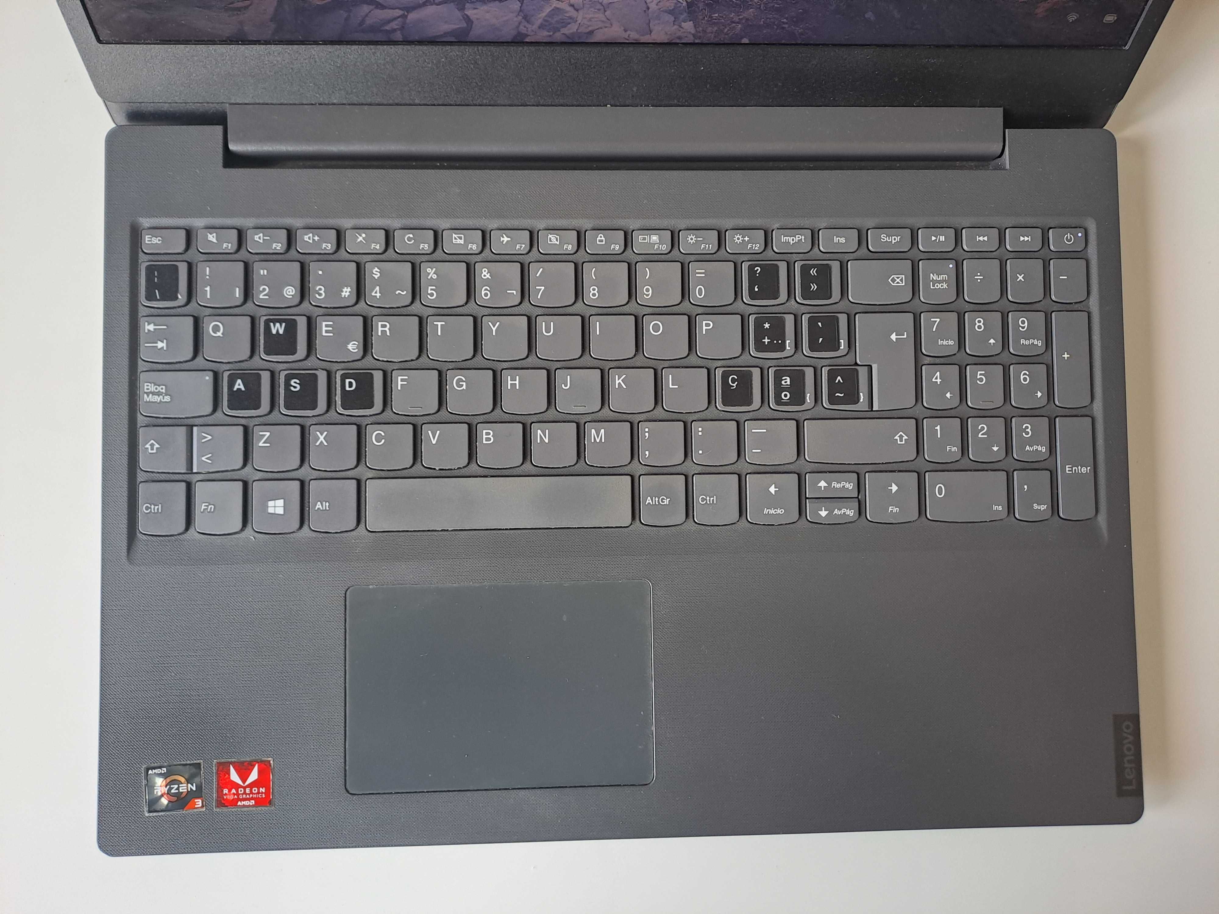 Portátil Lenovo V155-15API