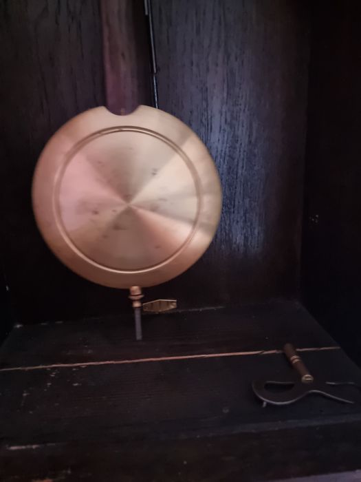 Witam  mam do sprzedania stary zegar HAU