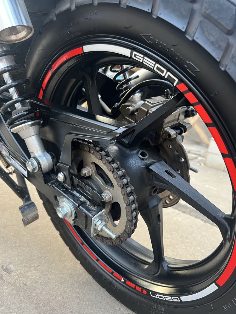 Geon pantera 250
