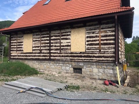 Renowacja starej chałupy z bala, postaw na doświadczenie.