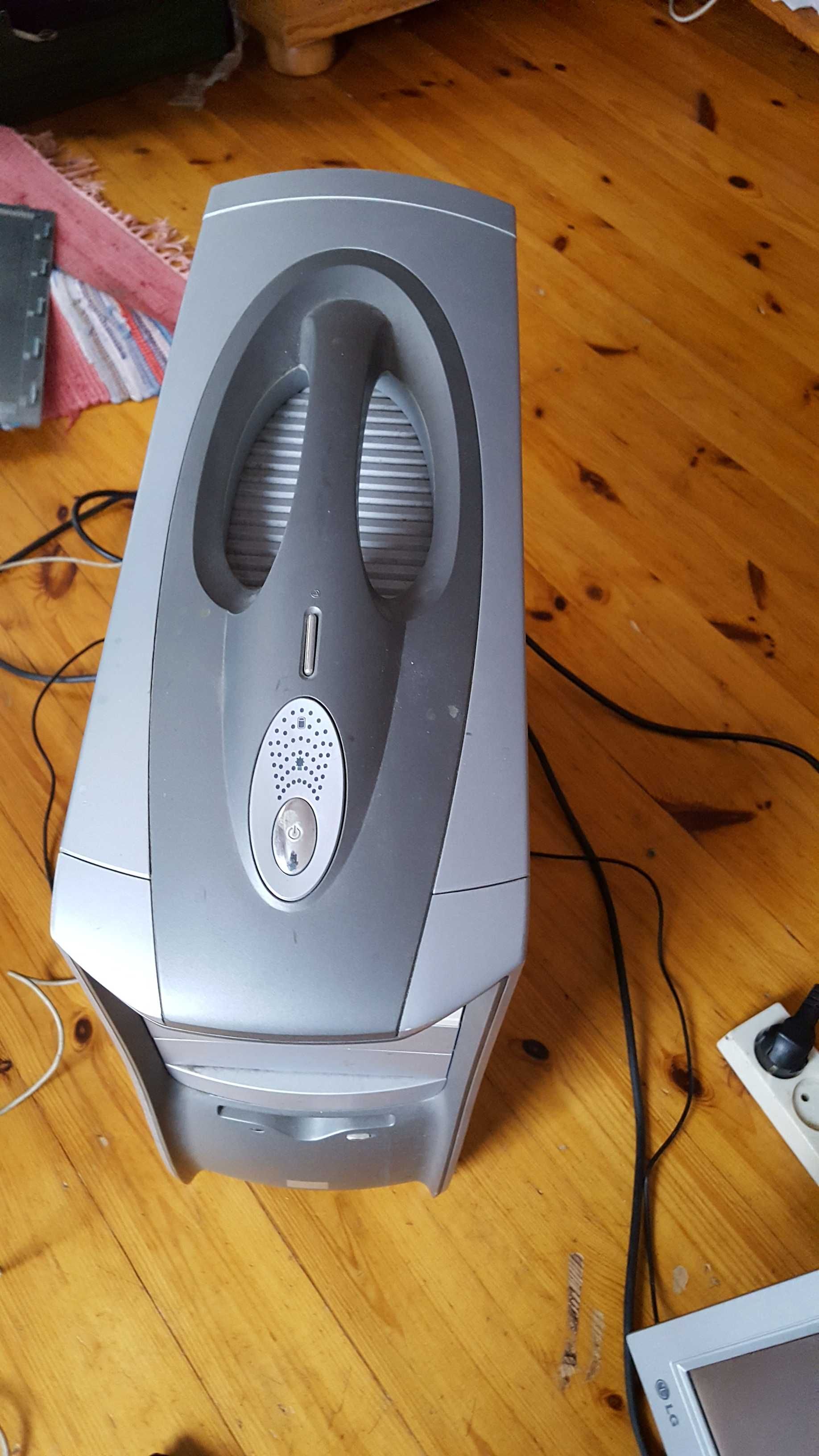 Obudowa komputer stacjonarny z zasilaczem i wnętrzem