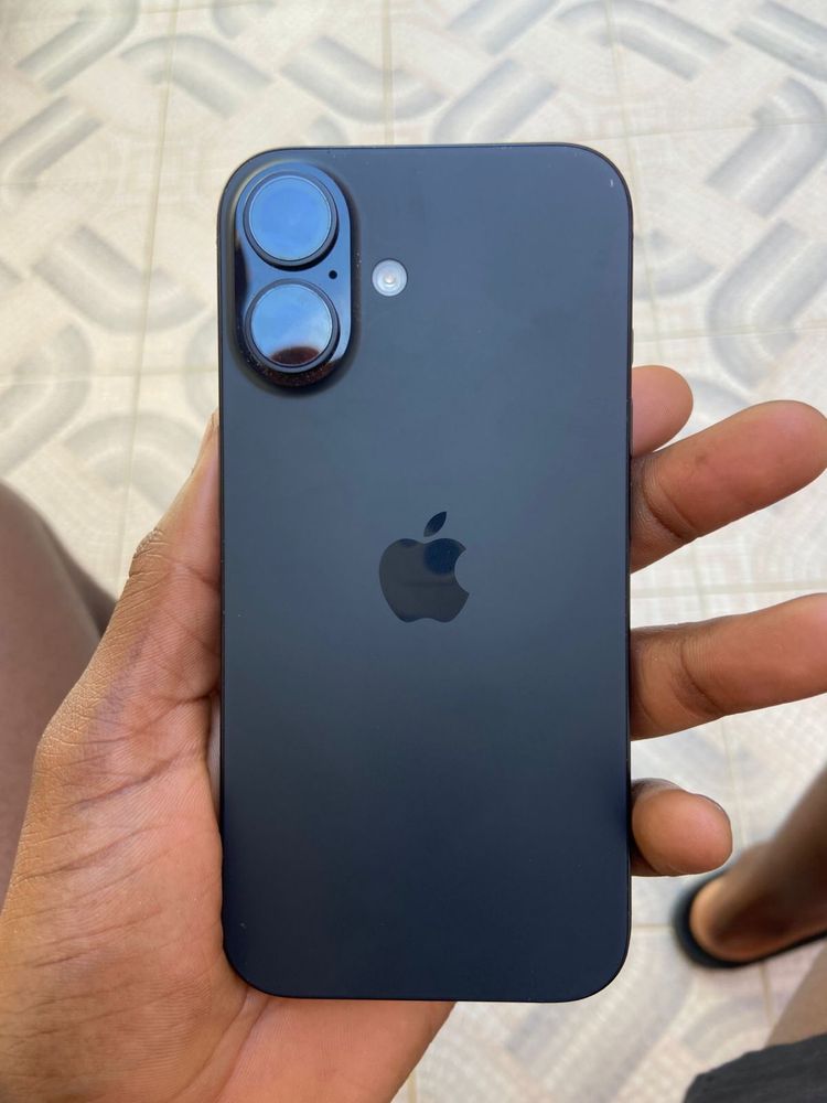 Iphone 16 em perfeitas condicoes, disponivel para venda imediata. !