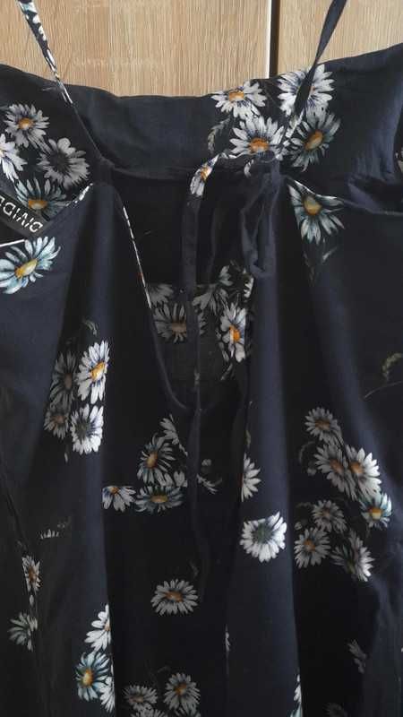 Granatowy krótki kombinezon w kwiatki H&M