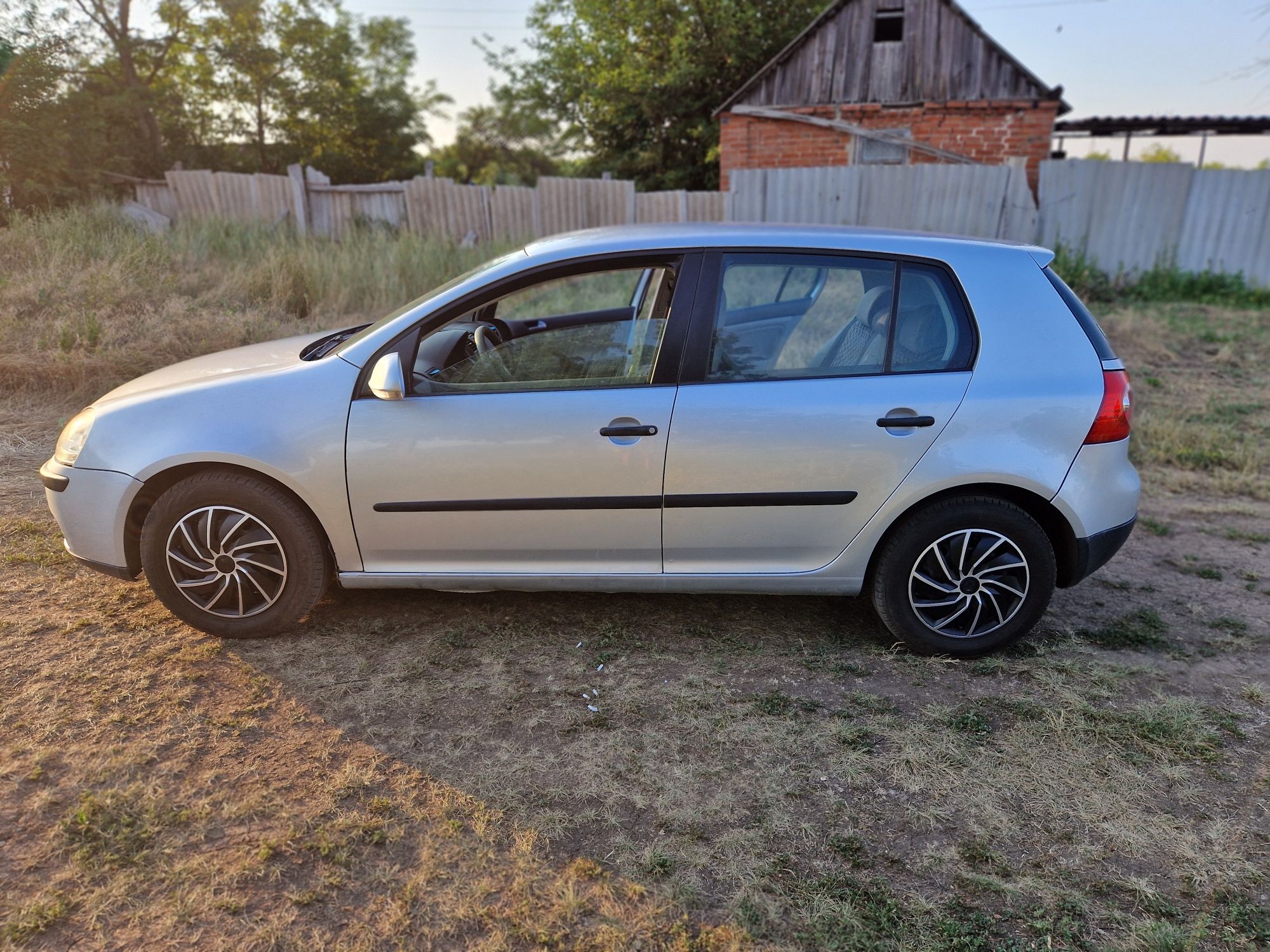 Продам Golf 5 1.6 fsi