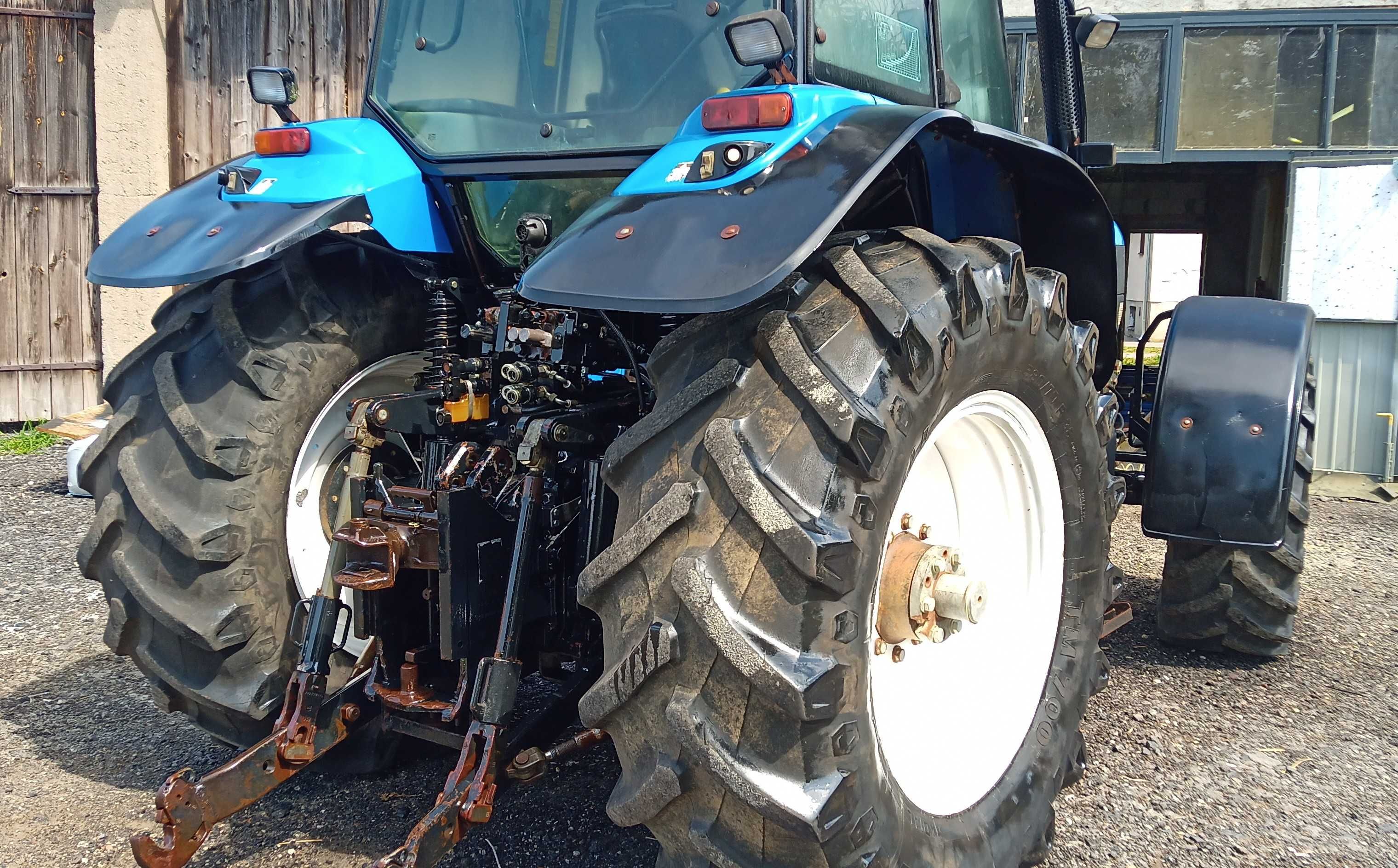 Ciągnik rolniczy New Holland TM 175