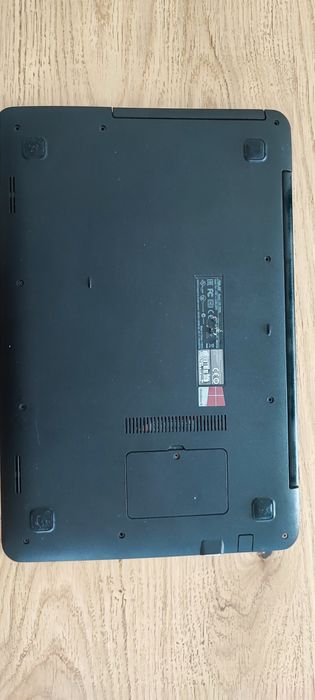 Laptop ASUS R556L i3