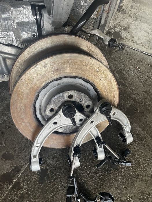 Zwrotnica wachacz prawa lewa przod porsche panamera 971 bentley gt