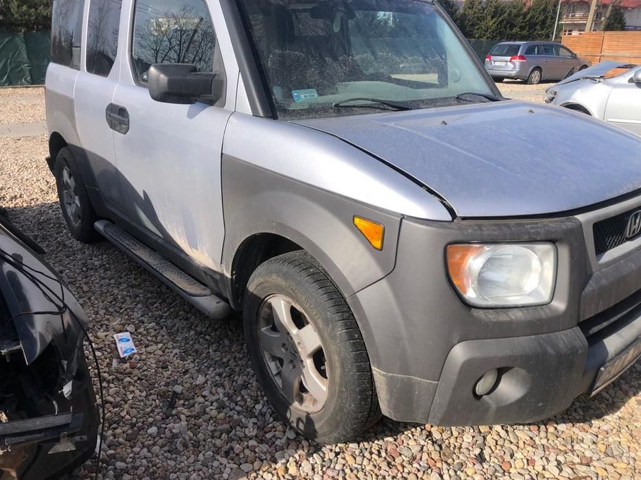 Honda Element 2003 R 2.4 117 KW NA CZĘŚCI