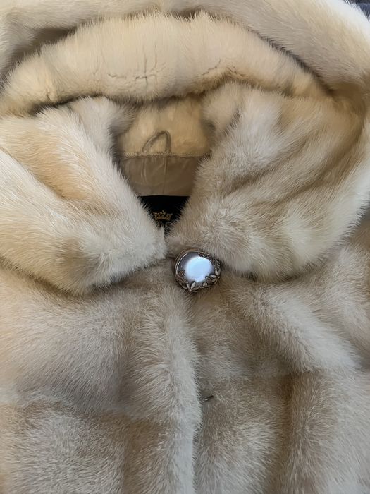 Шубка норкова жіноча автоледі