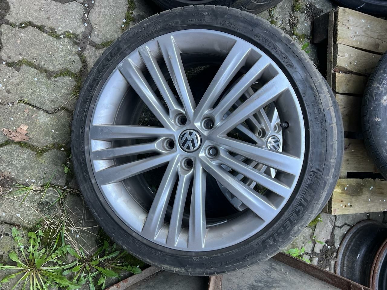 Диски з резиною 5×112 R18 VW/SKODA