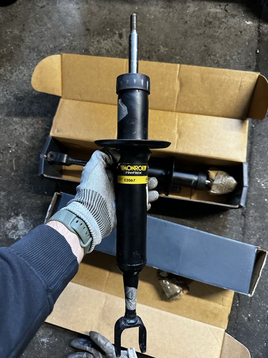 Amortyzator przedni MONROE Reflex E2067