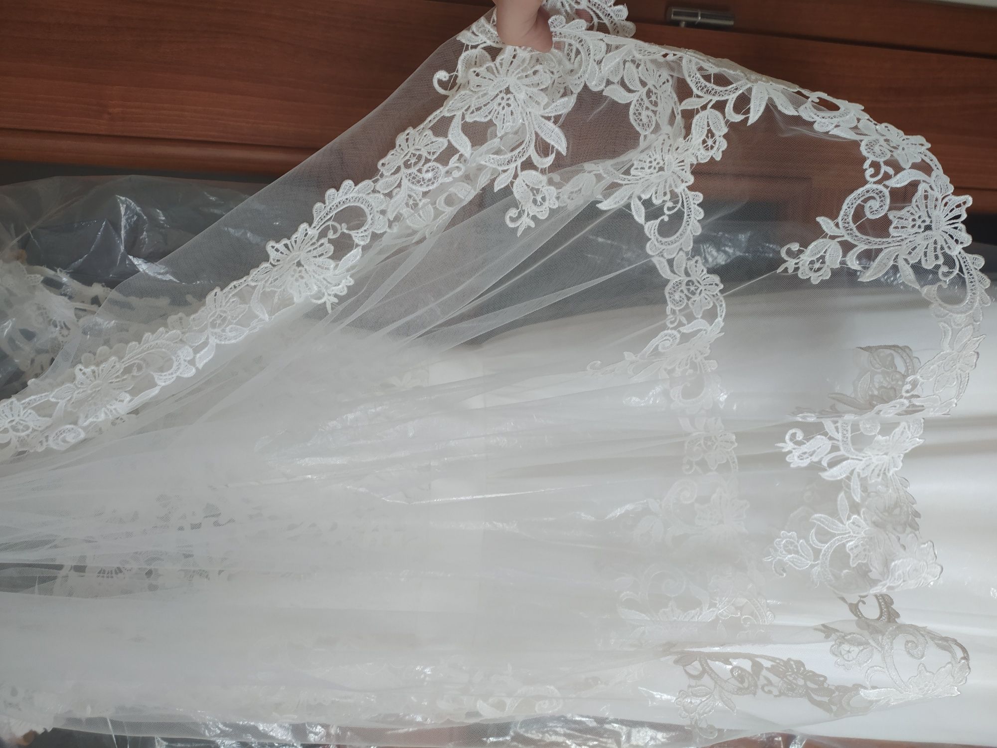 Suknia ślubna śmietankowa lejąca muślinowa elegancka welon GRATIS