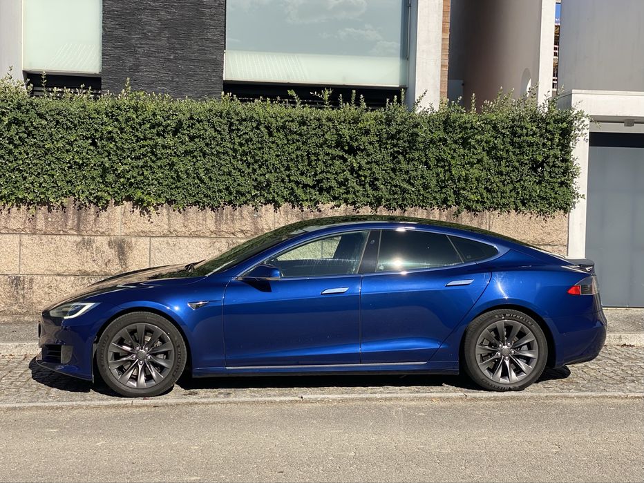 Tesla Model S 75