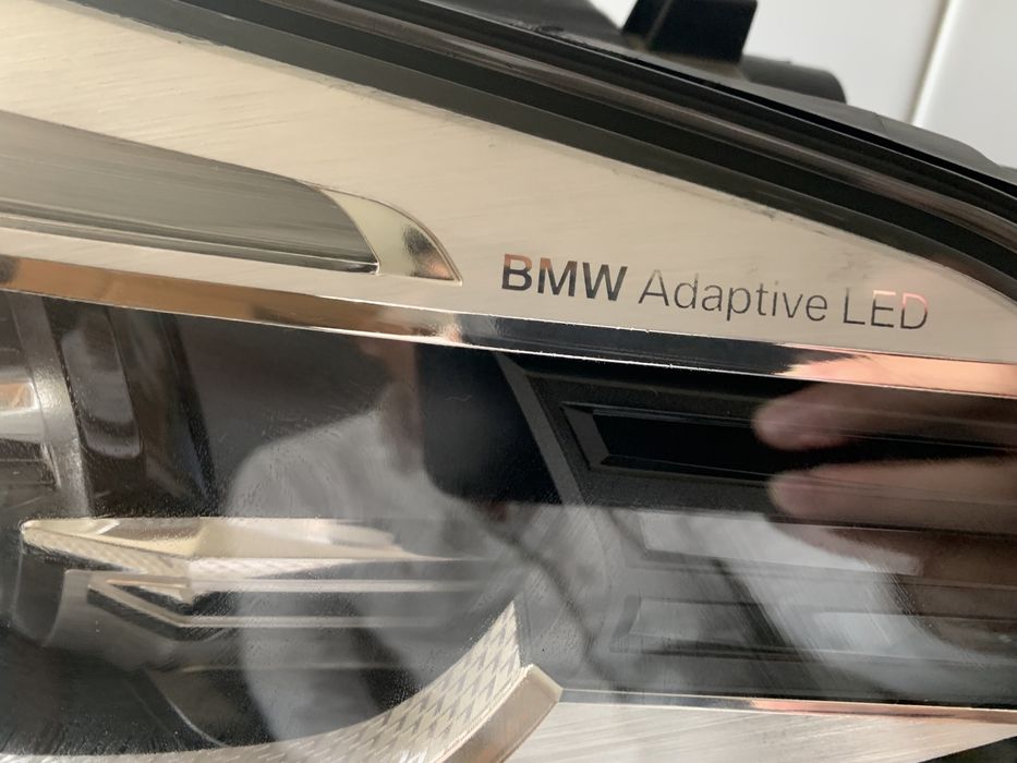 Farol BMW esquerdo Adaptive LED Série 5
