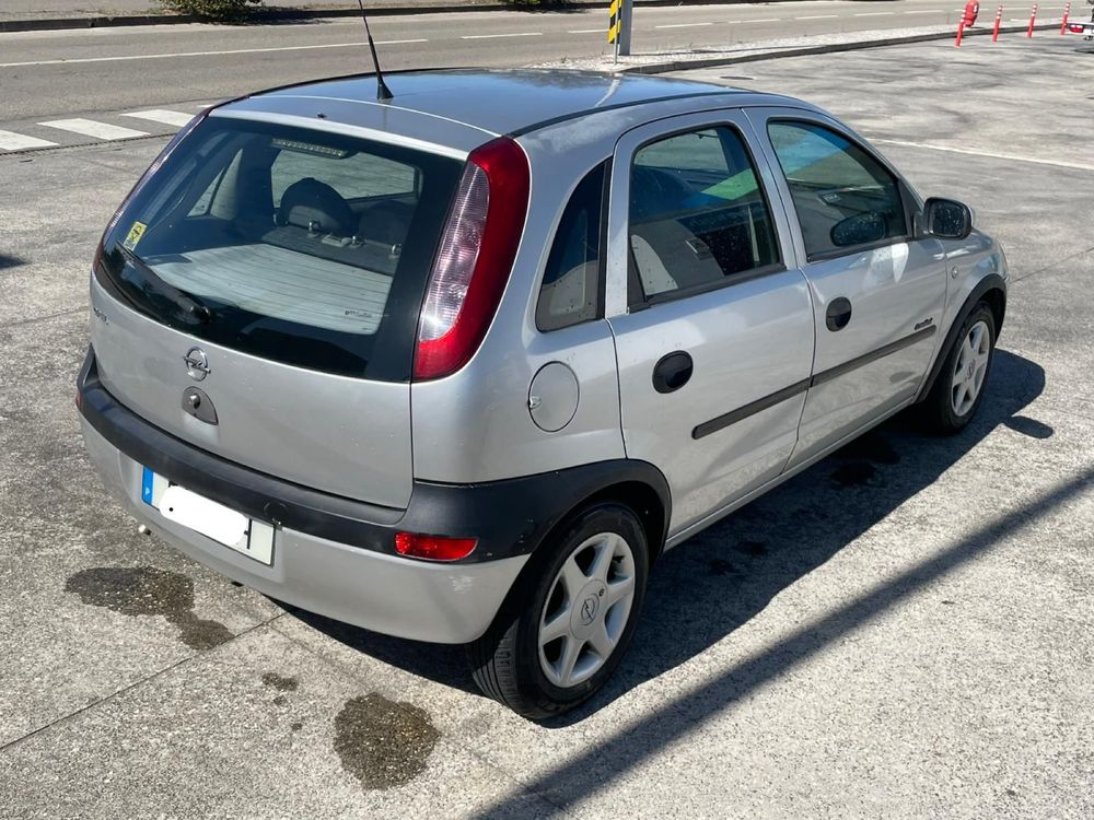 Opel corsa 1.0 bom estado