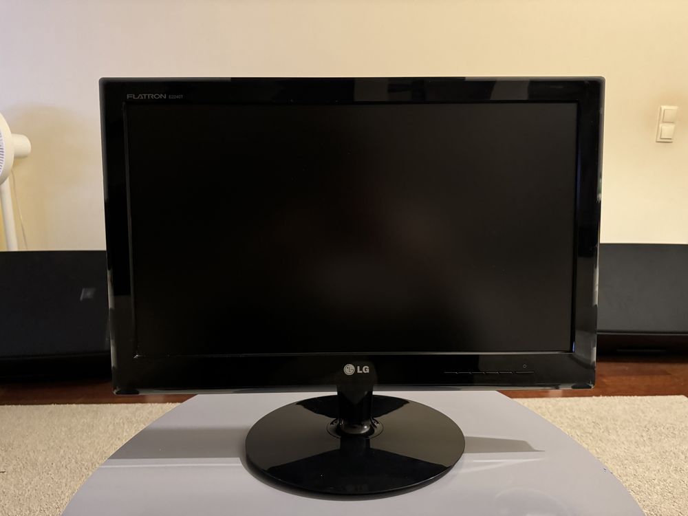 Monitor LG Flatron E2240T-PN 21,5" FullHD 1920x1080p