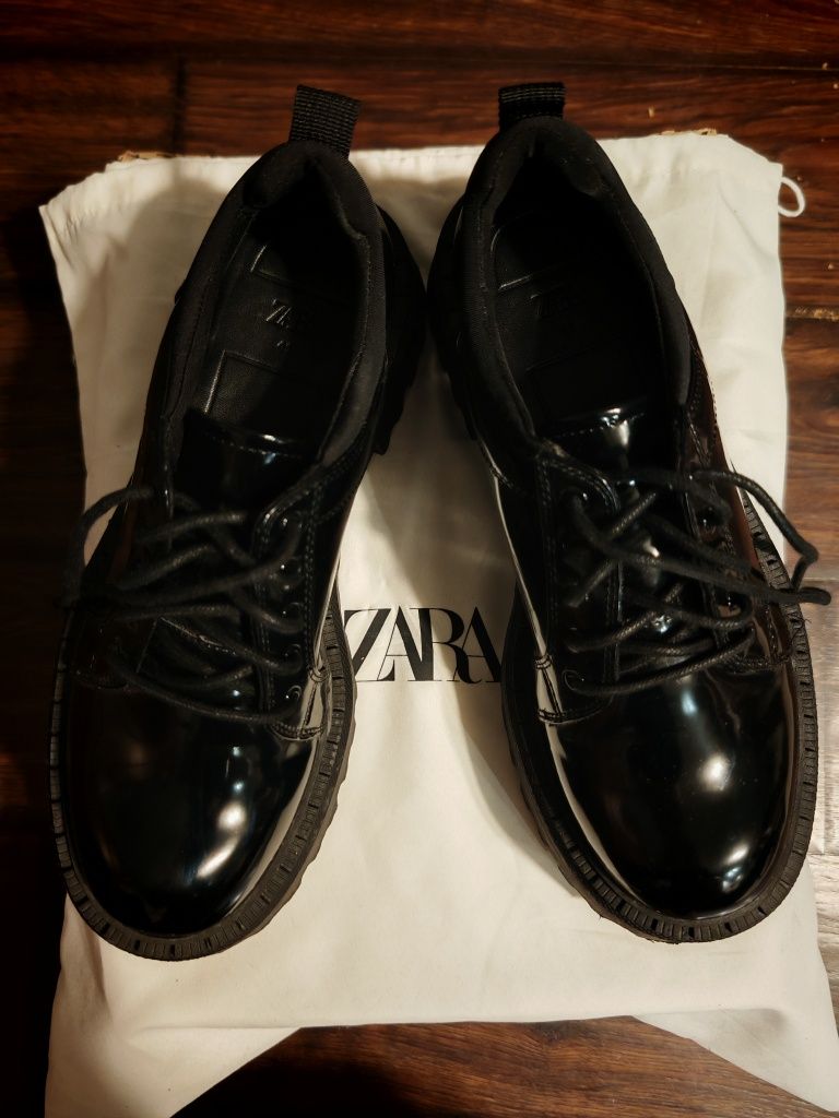 Buty Zara na traktorze r. 41