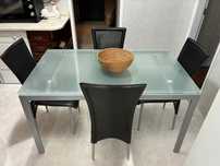 Mesa de Jantar com 4 Cadeiras