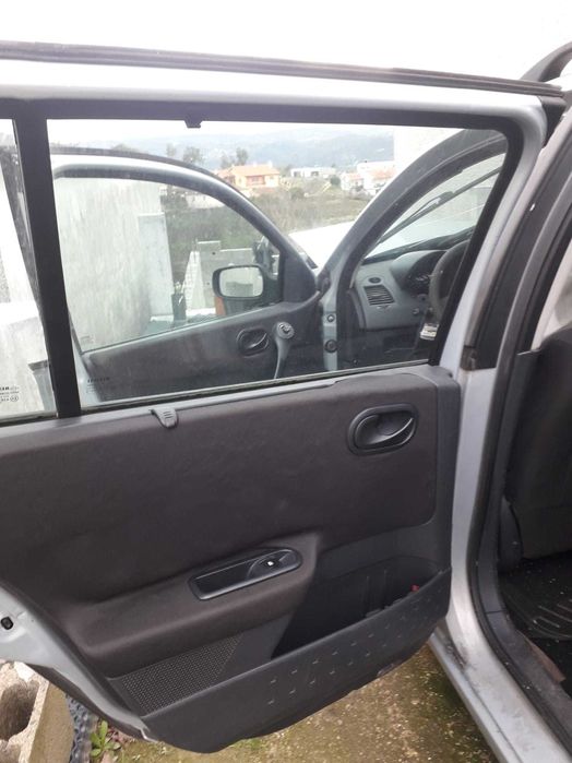 Mégane II - PEÇAS BARATAS (para desocupar)