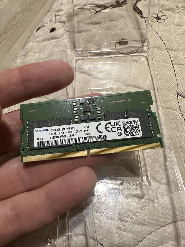 Оперативна памʼять для ноутбуку 8gb DDR5 Samsung 4800MHz