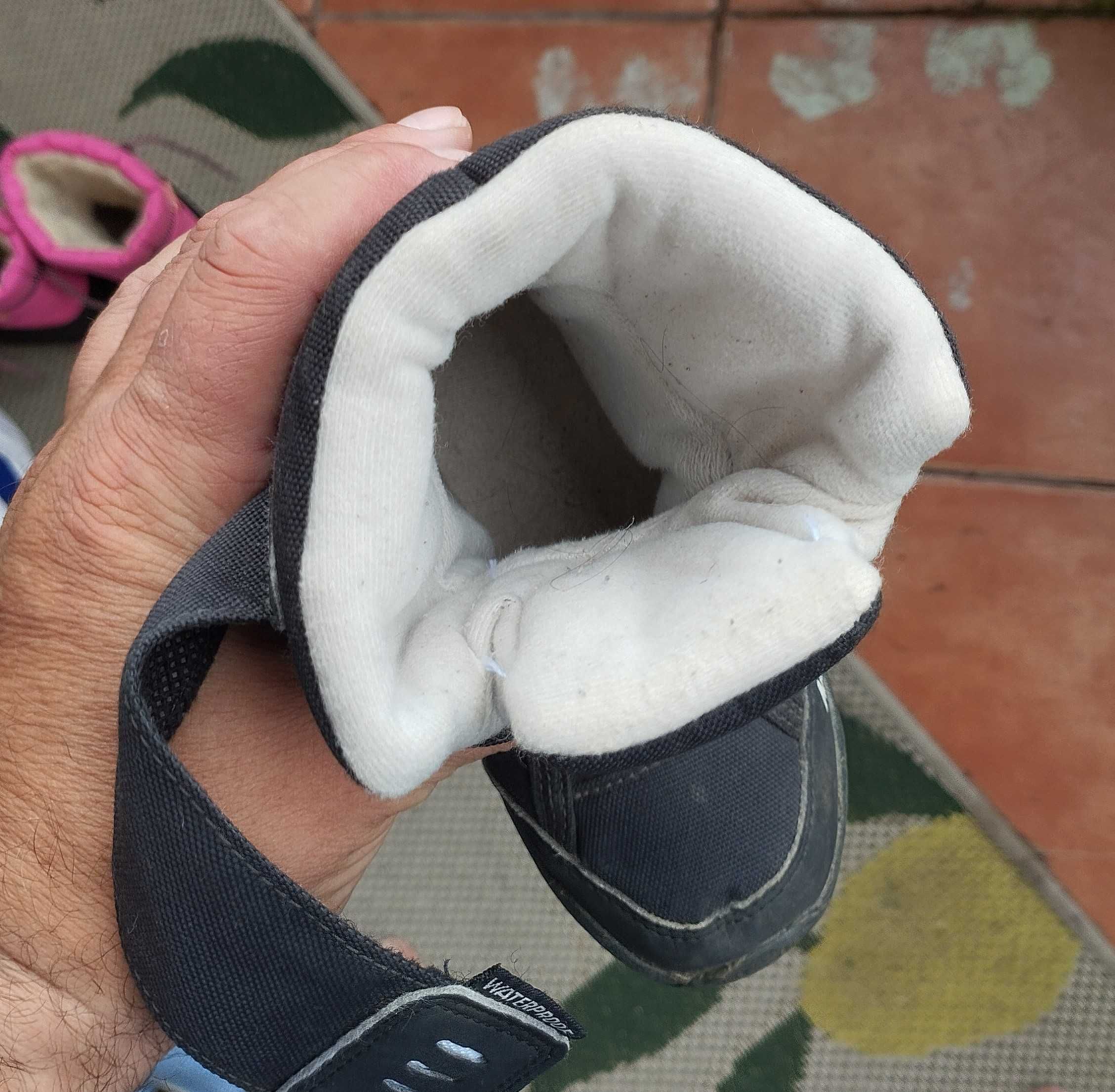 Decatlon, Quechua, waterproof essensole, buty zimowe dziecko rozm. 25