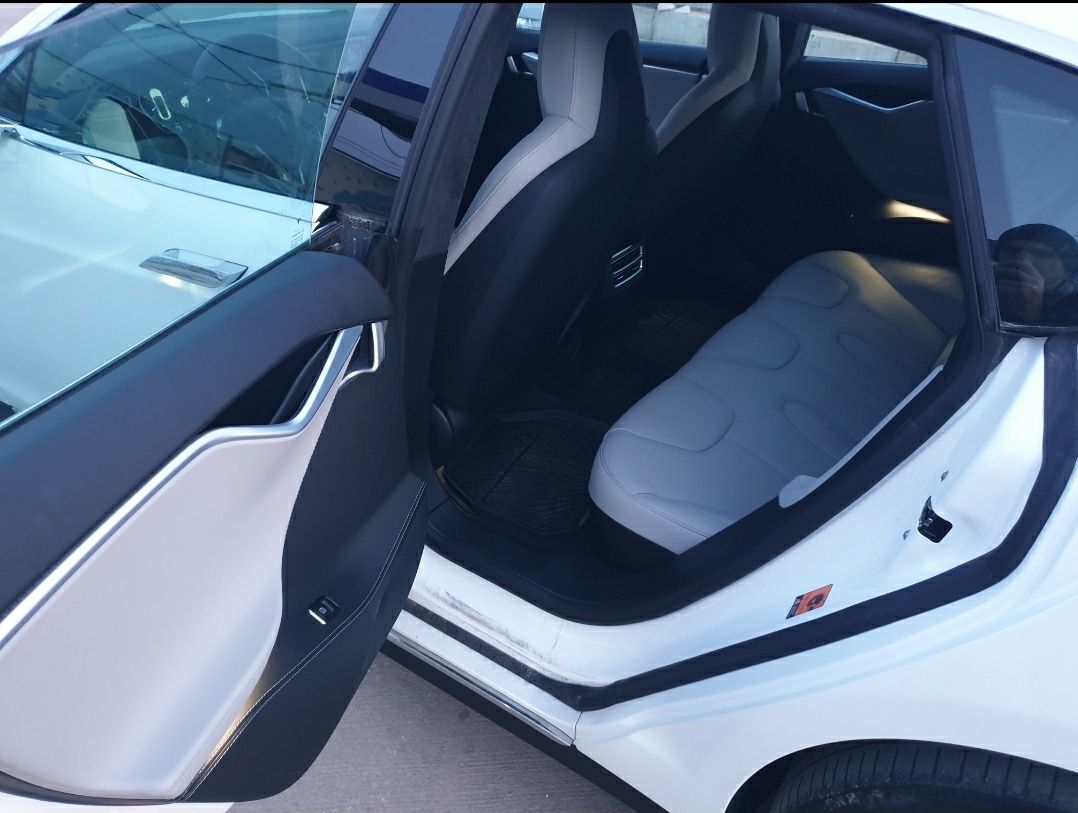 Tesla Model S 85D 4WD 2015 Белая! Новая!