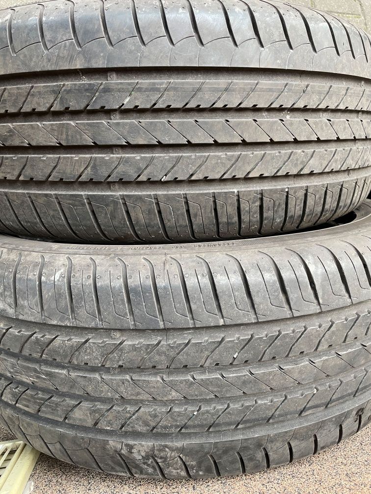 Goodyear EfficientGrip 205/50 R17