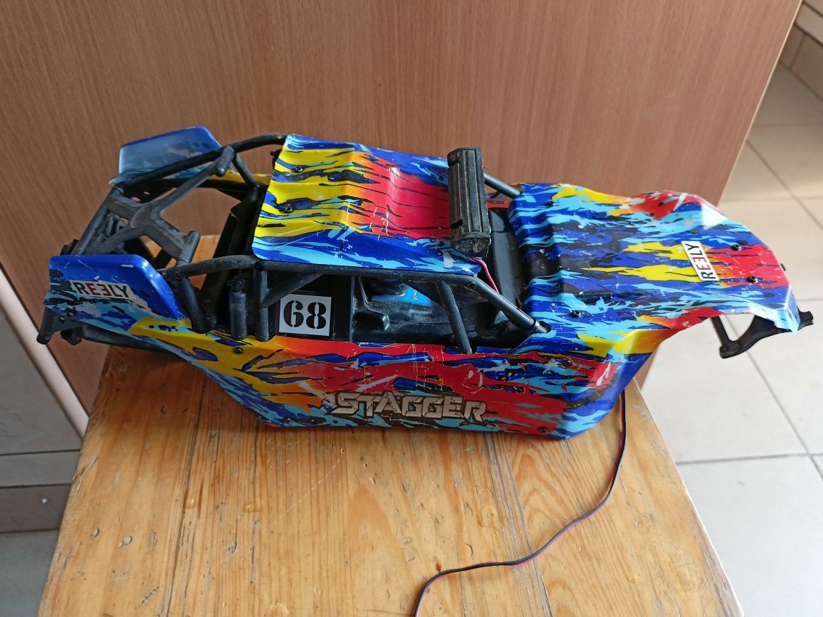 Karoseria reely stagger  1;10 do modeli RC